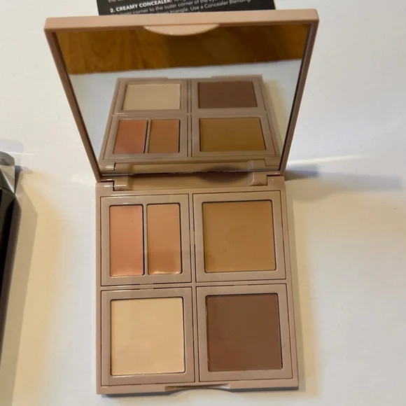 Bobbi Brown Essential 5-in-1 Face Palette - Picture 3 of 4